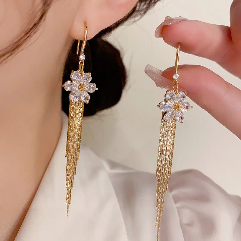 Elegant White  Flower Drop Shape Gold