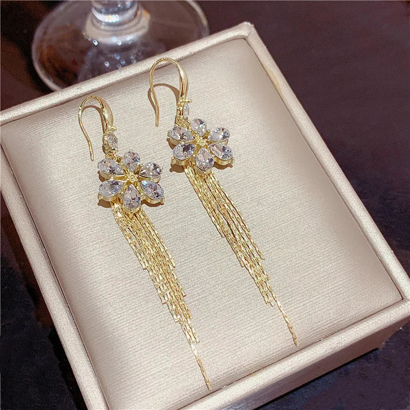 Elegant White  Flower Drop Shape Gold